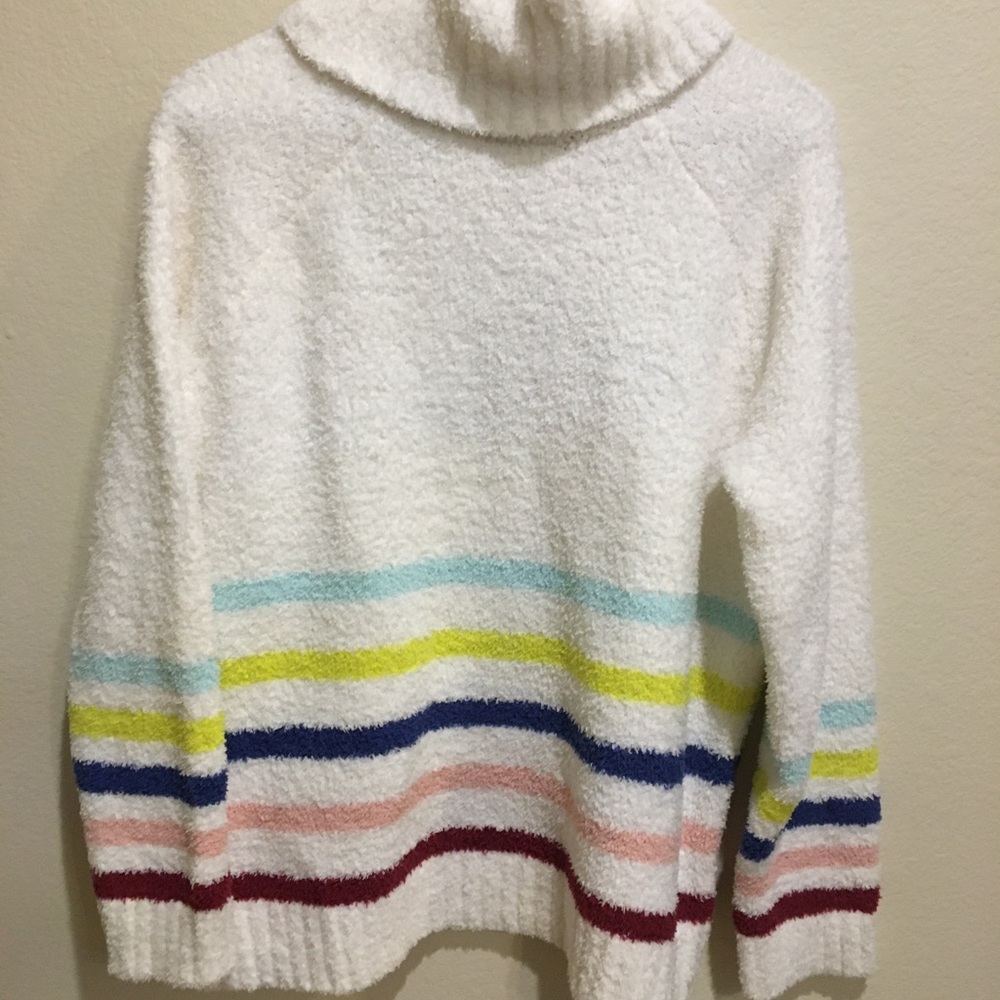 Fuzzy sweater w stripes